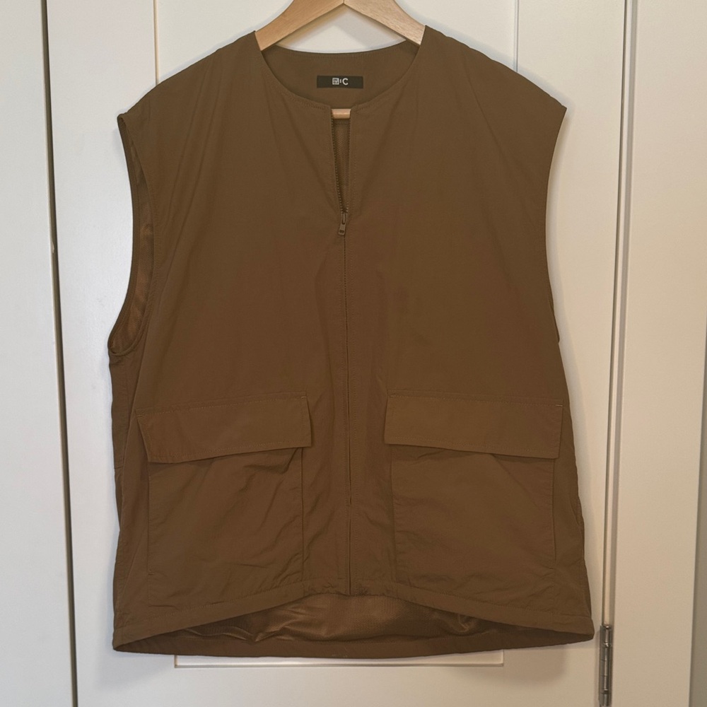 Uniqlo Brown Utility Vest